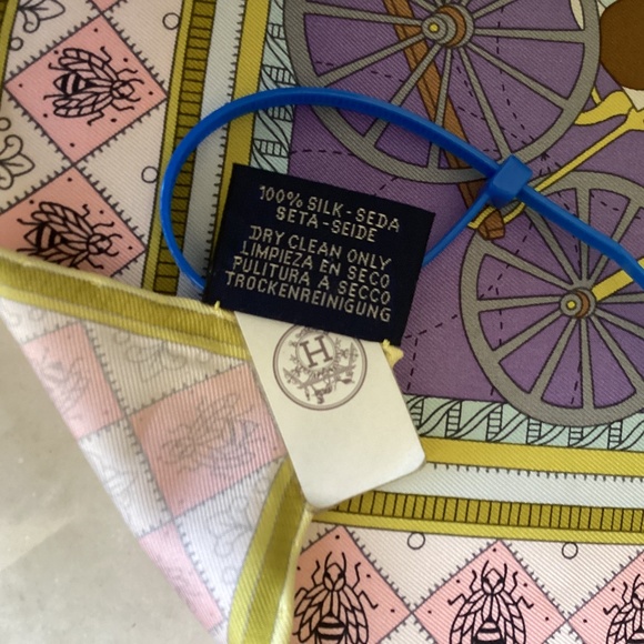 NWT HERMES Carre 90 Scarf Objets de Curiosite 100% Silk Blue Green Pink Purple - Picture 6 of 15